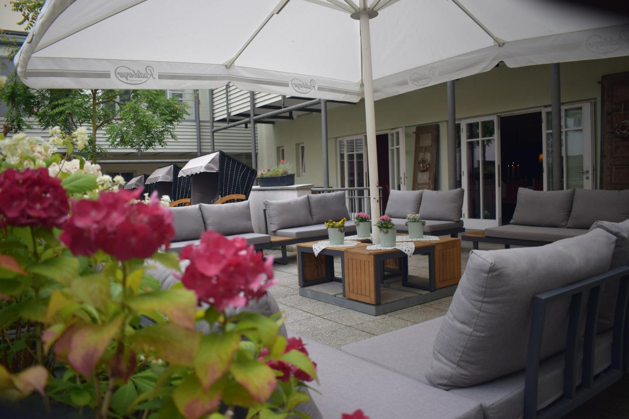 Akzent Hotel Goldner Hirsch 카멘츠 외부 사진