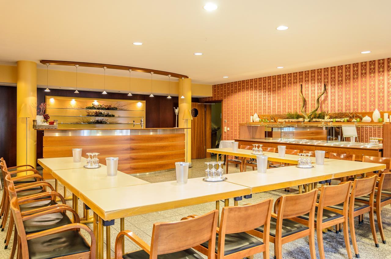 Akzent Hotel Goldner Hirsch 카멘츠 외부 사진